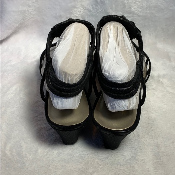 Shoes - Picture 3 of 7